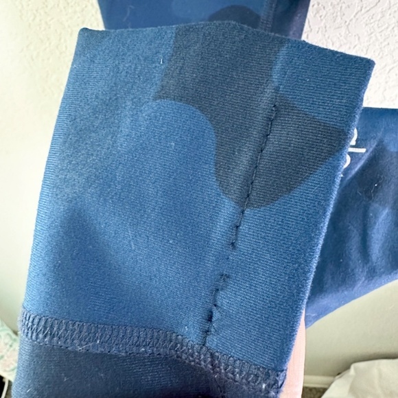 Alo High Rise Airbrush Legging Full Length Blue Shimmer Camo XXS - Picture 5 of 5